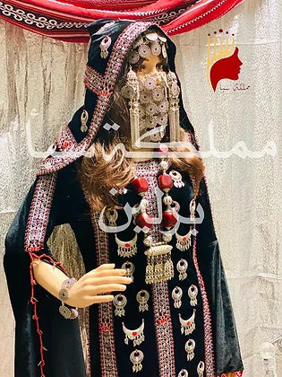 7لبس نسائي تراثي (موديل 3) رهن € 100 + ايجار0