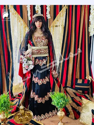 ملابس تراثية عرائسية